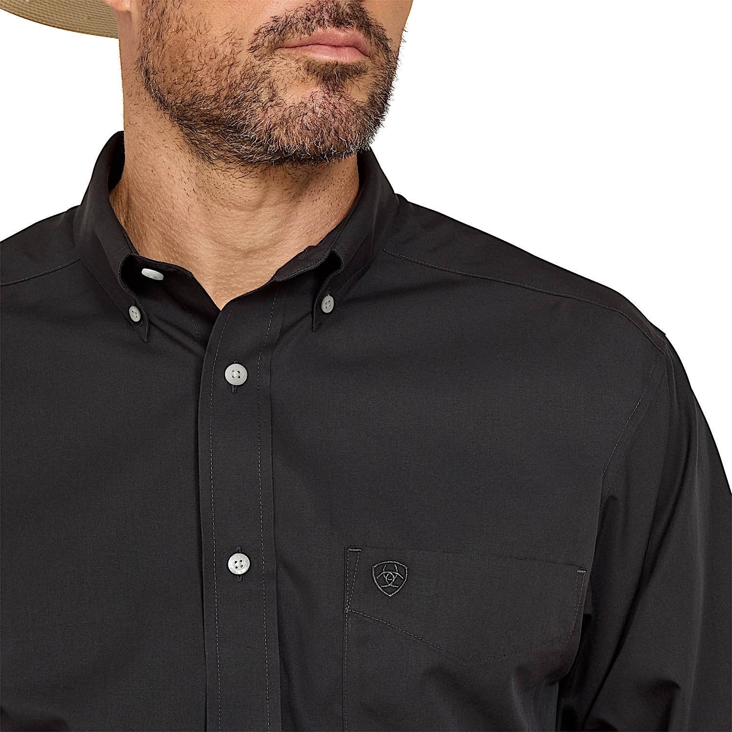 Ariat Men's Wrinkle Free Solid Classic Fit Shirt - Black - Image 4