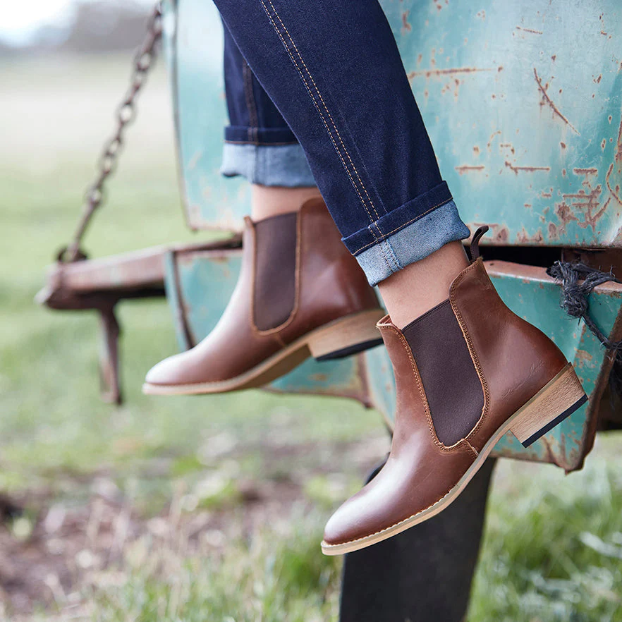 Thomas Cook Women's Chelsea Boot - Tan - Image 2