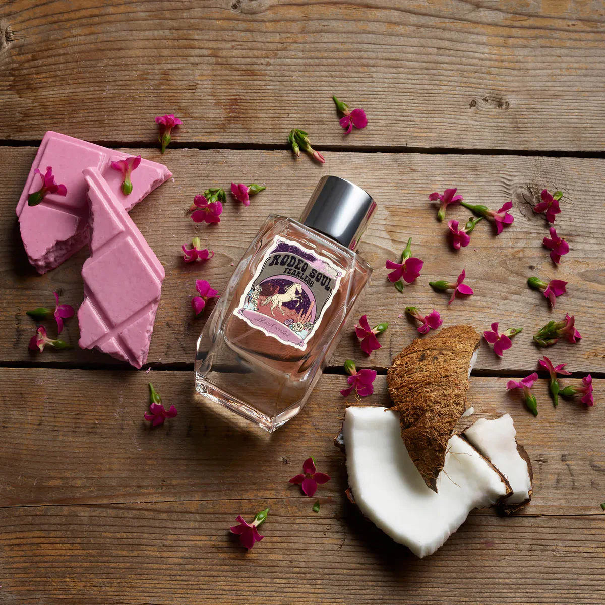 Tru Western Women's Rodeo Soul Fearless Eau de Parfum 100ml - Ruby Cactus Chocolate - Image 4